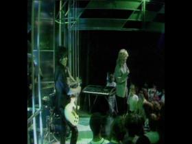 Kim Wilde Water On Glass (Top of the Pops, Live 1981) (16x9)